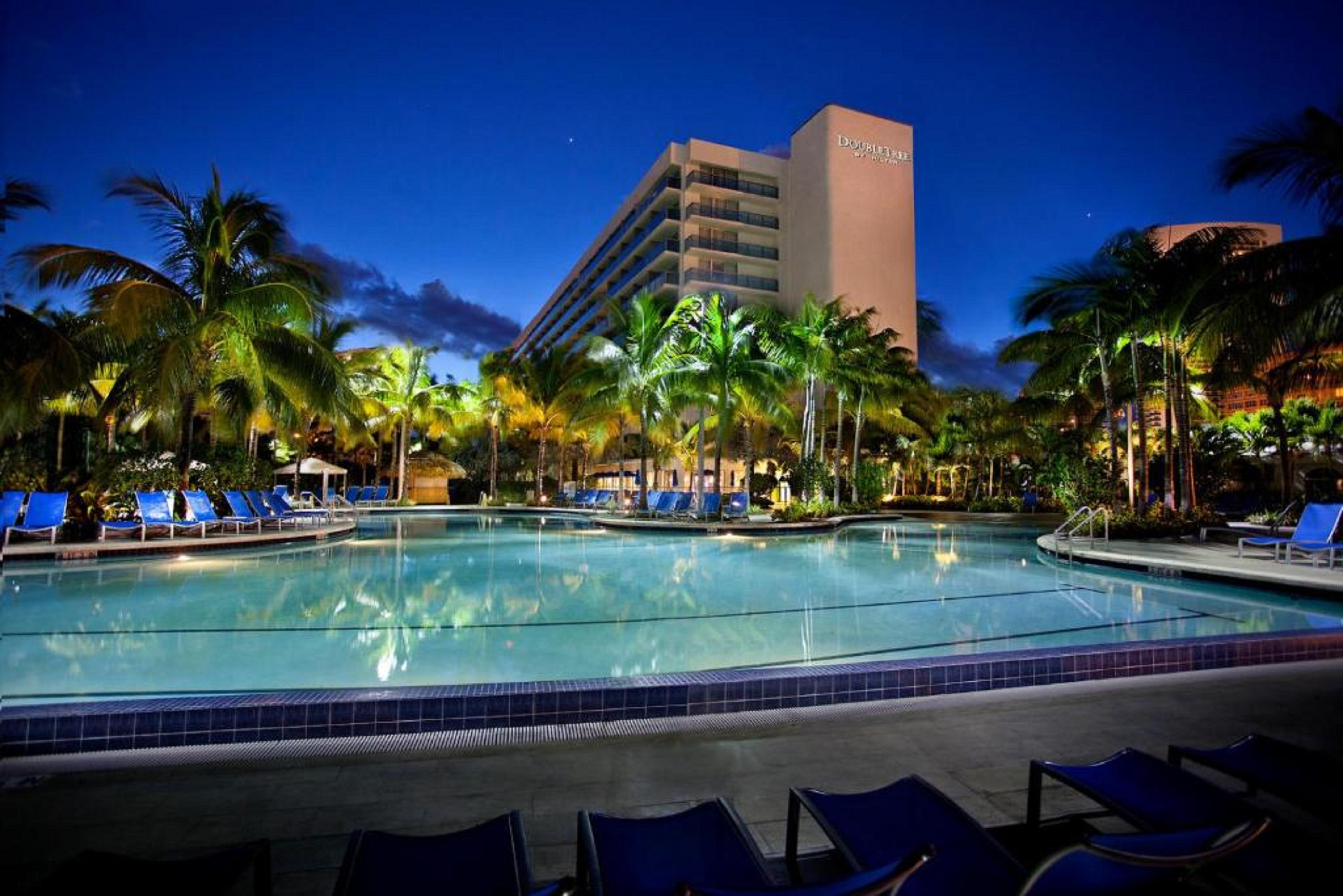 Doubletree Resort Hollywood Beach Exterior photo