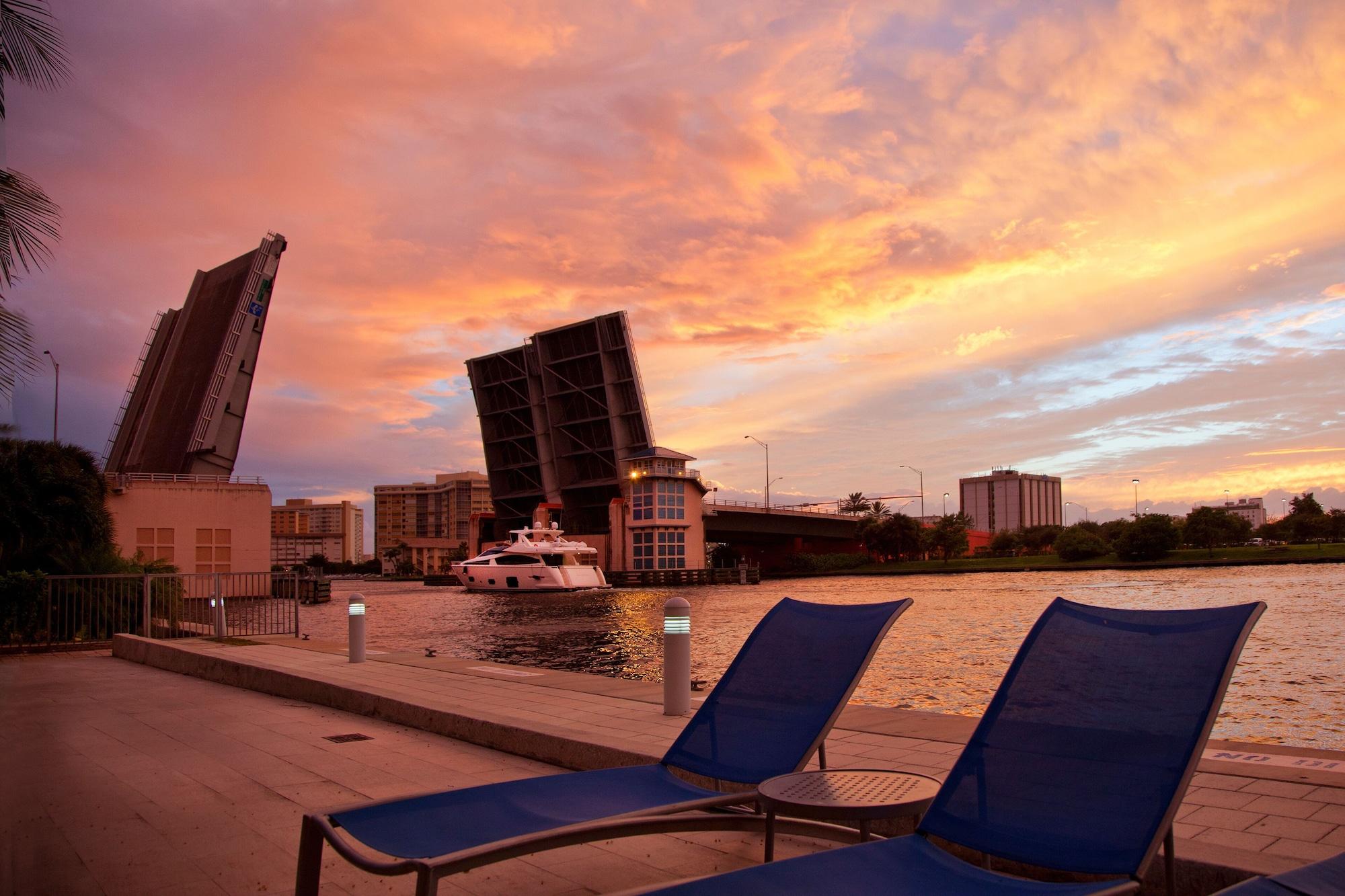 Doubletree Resort Hollywood Beach Exterior photo
