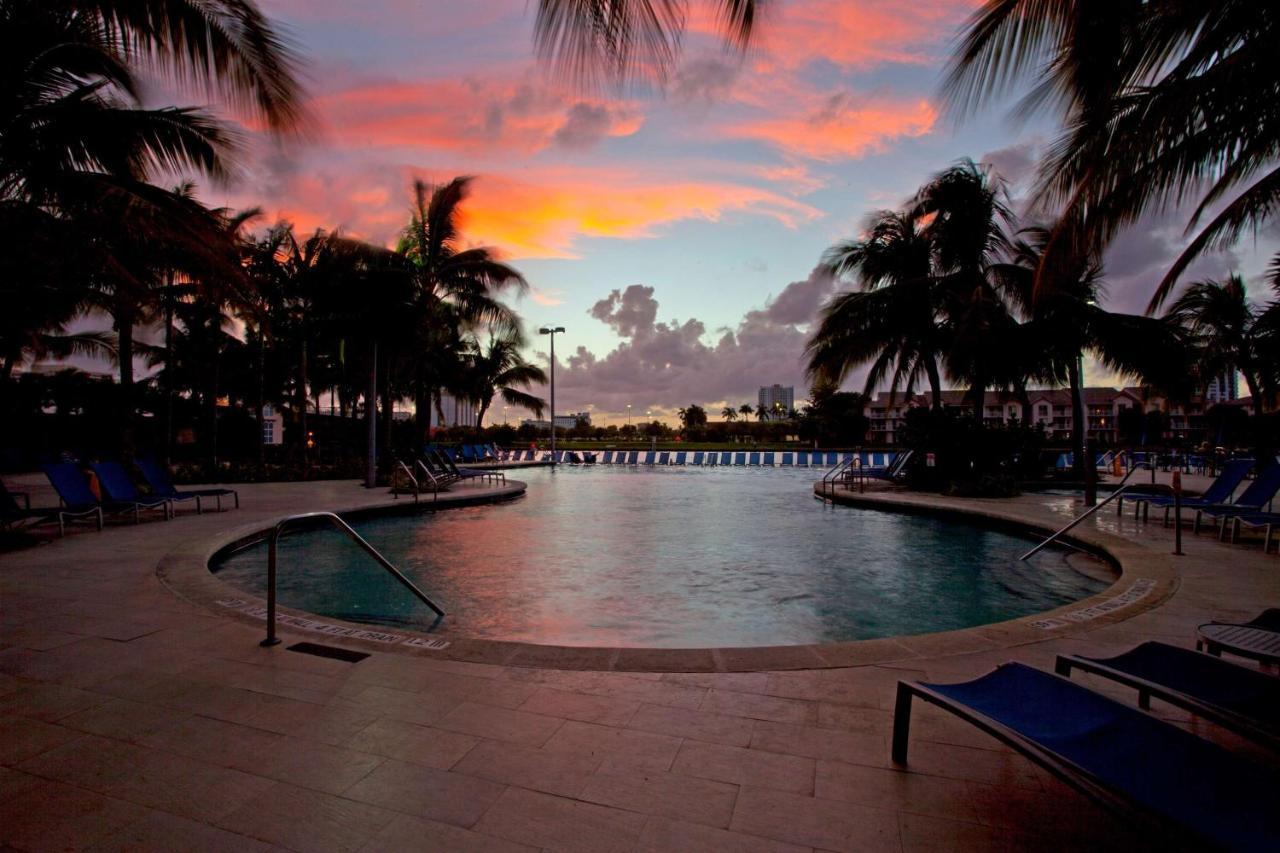 Doubletree Resort Hollywood Beach Exterior photo