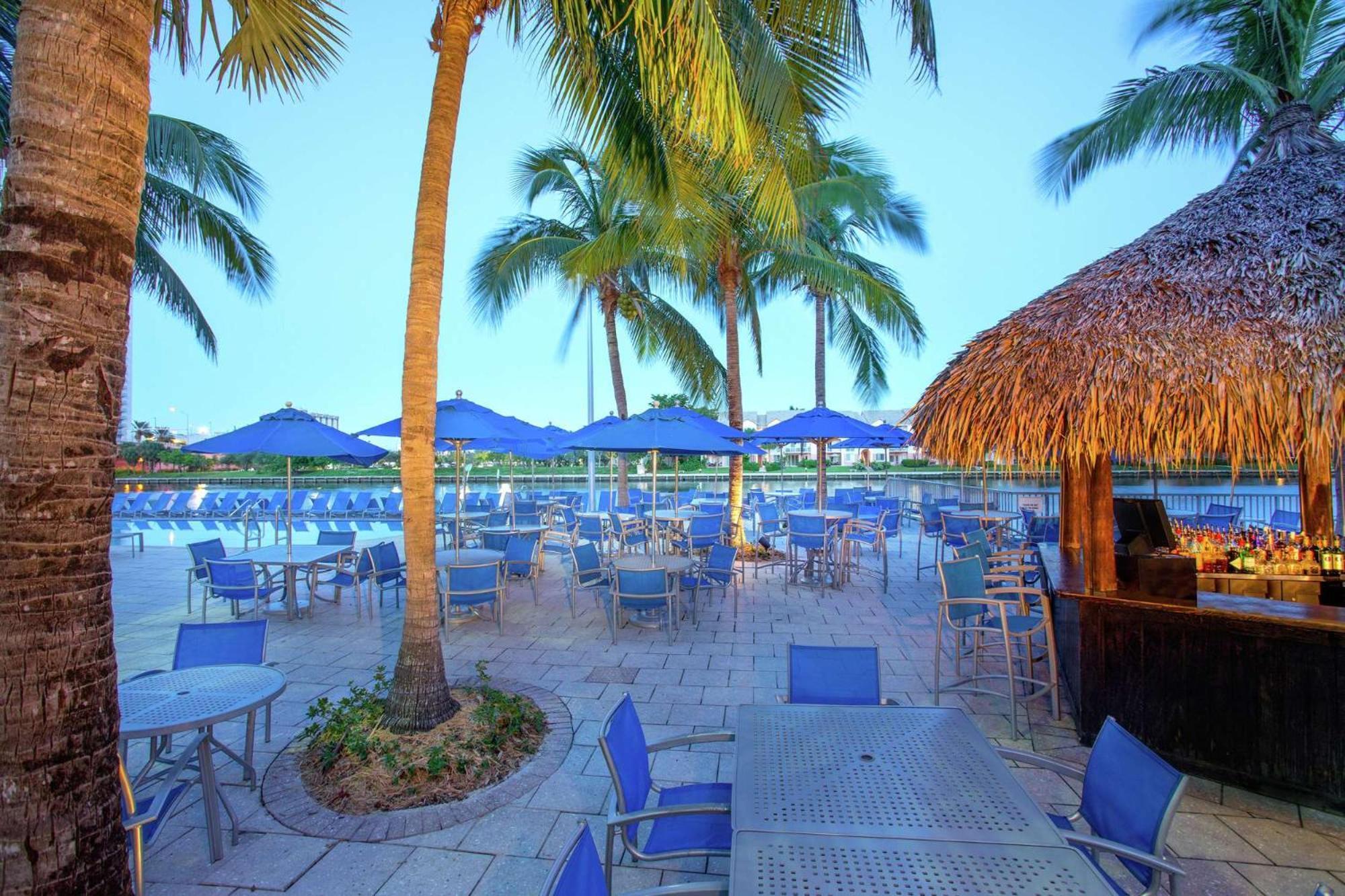 Doubletree Resort Hollywood Beach Exterior photo